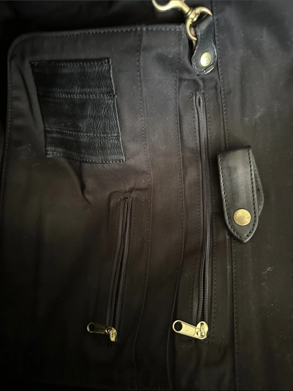 Gorgeous Vintage-Style Black Real Leather Messenger Bag / Briefcase 💼